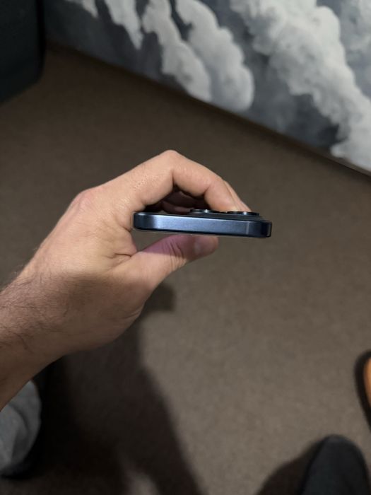 Iphone 15 pro ca nou + incarcator