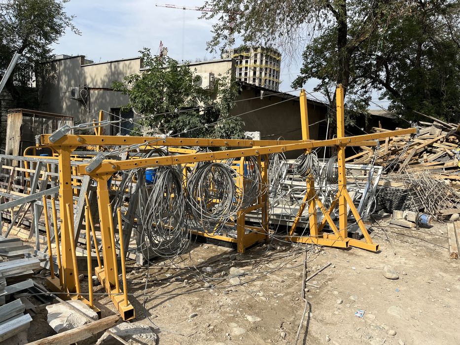 Аренда фасадного подъемника (люлька строительные)