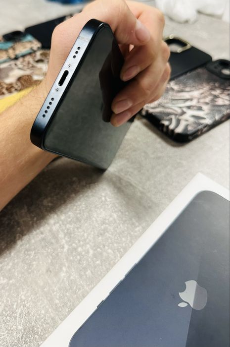 Iphone 13 midnight 128gb