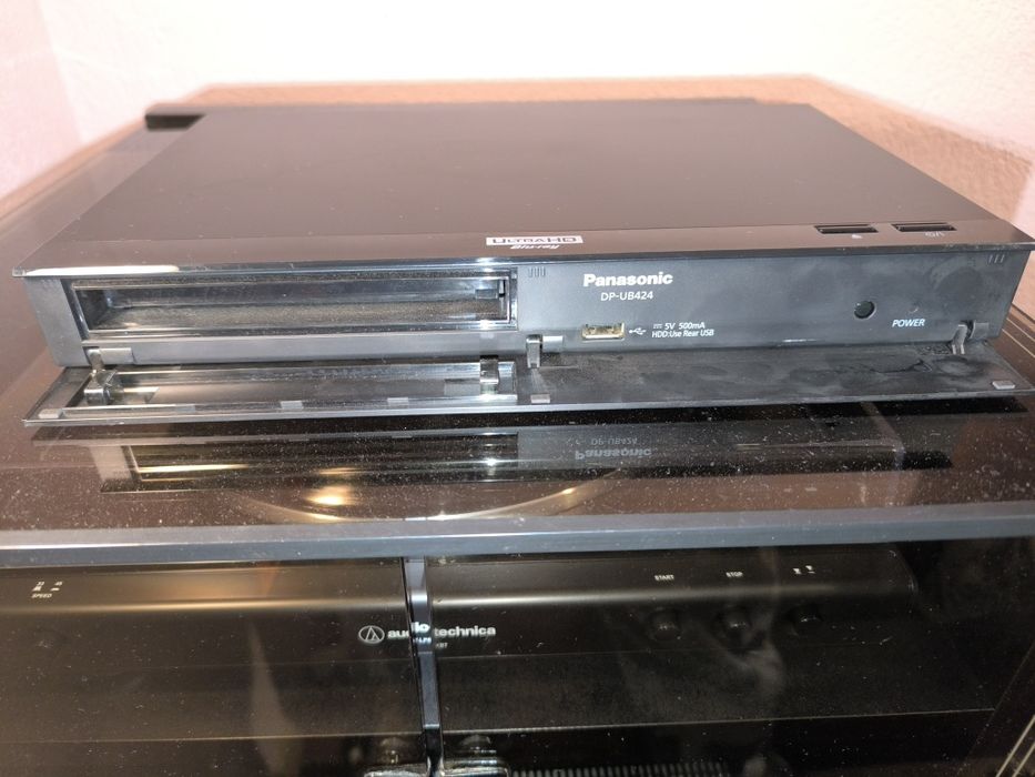 Blu-ray плеър Panasonic DP-UB424