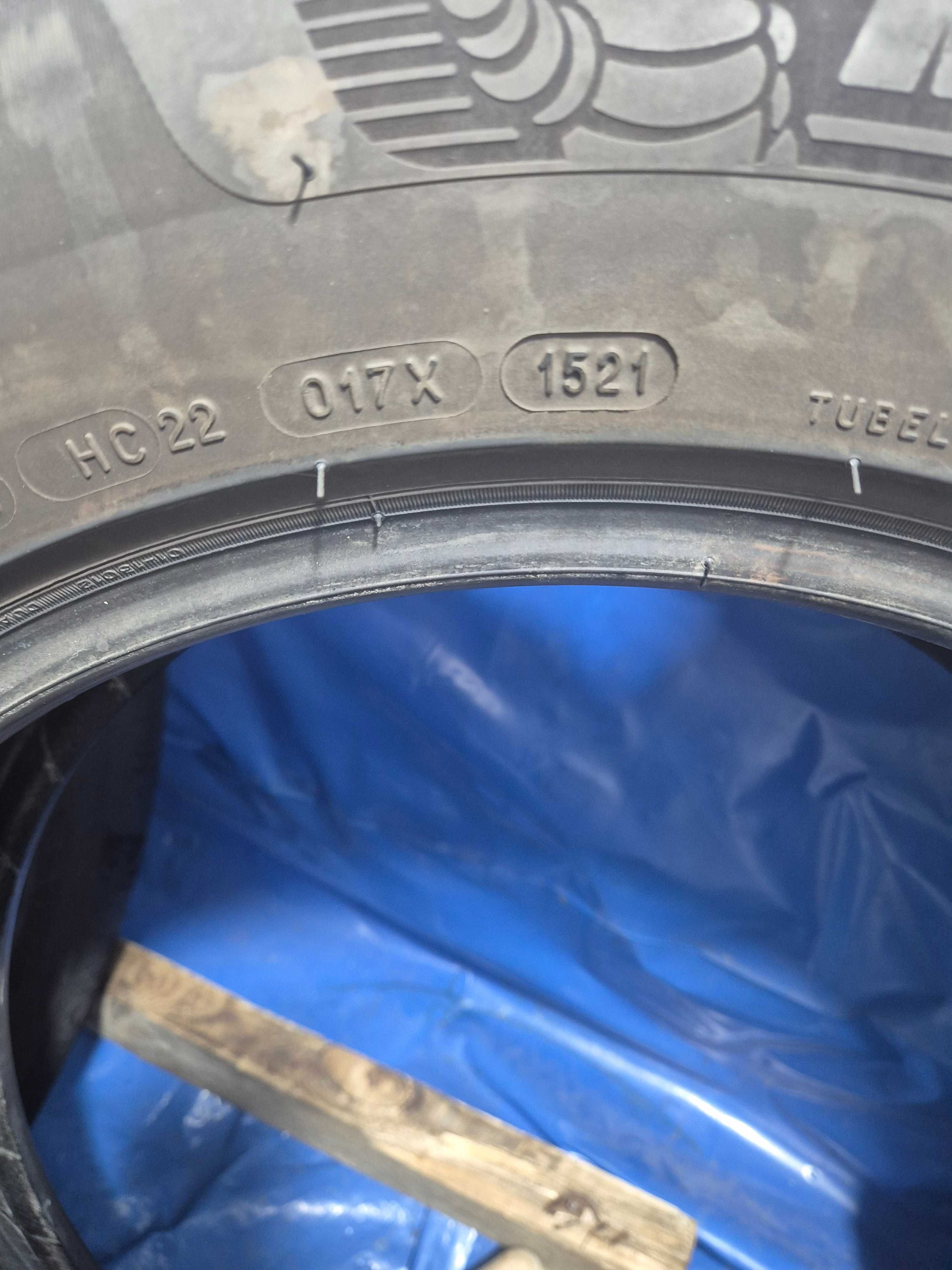 215/65/17 99h Michelin
