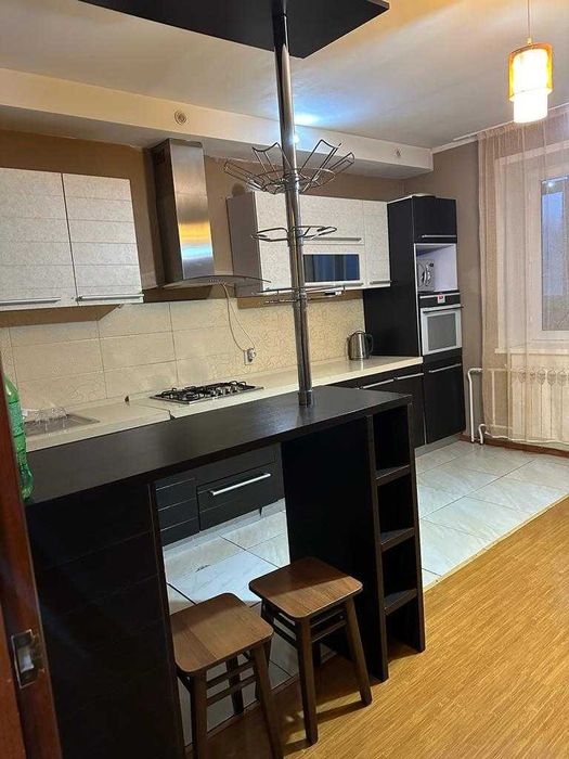 Продается 3 комн квартира в районе Набережной, 1школа