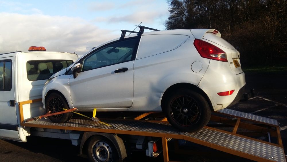 Dezmembrez Ford Fiesta