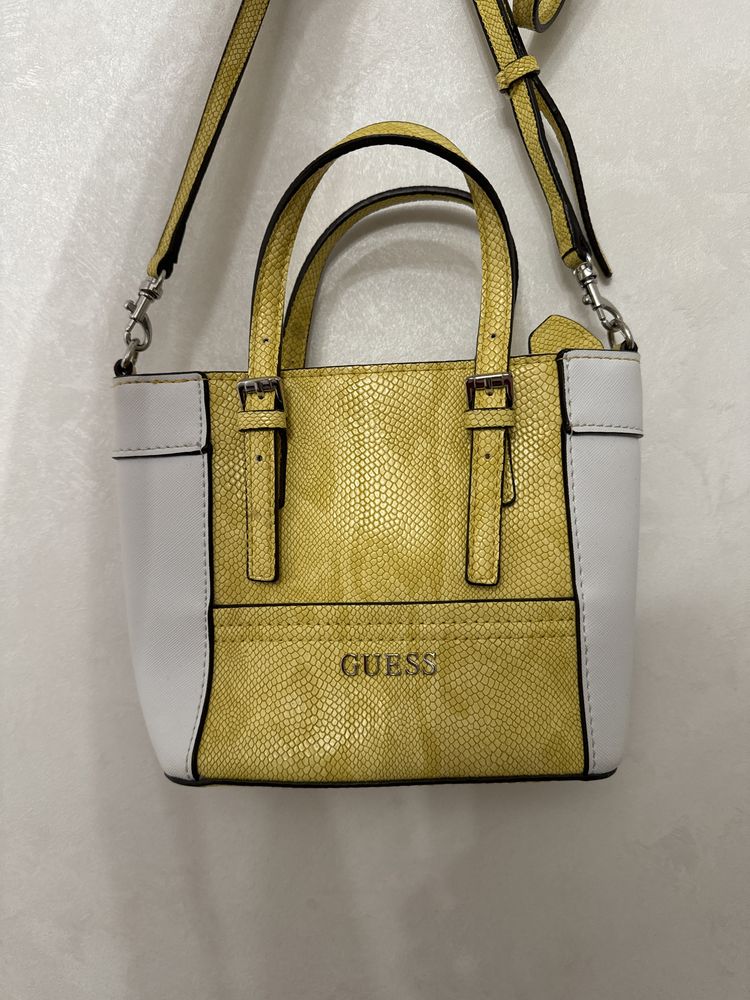 Geanta mica Guess