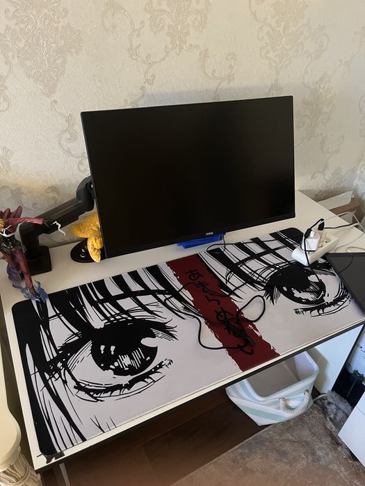 продам монитор 180 гц, стол, кранштейн и коврик