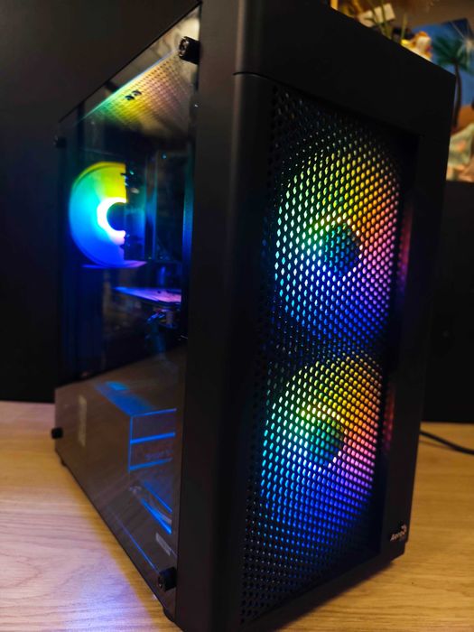 Мощен гейминг PC с Ryzen 7 700, нови части и гаранция, Windows 11 Pro