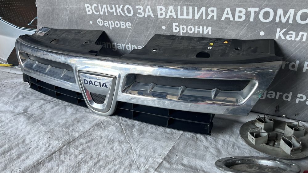 2 броя Предна решетка Dacia Duster 2012-