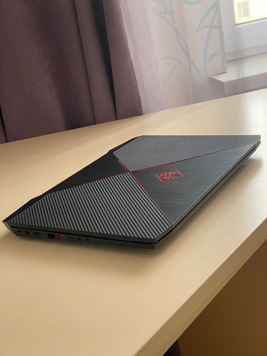 hp OMEN 15 ce0xx
