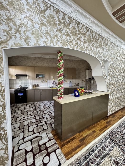 Прадайотса  дом, Уч кахрамон  Парвоз.