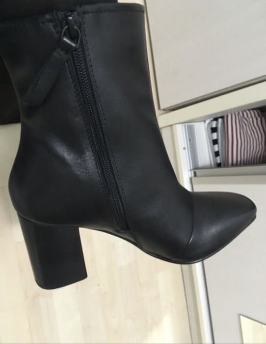 Vand ghete botine Esprit din piele naturala, negre, noi, marimea 38.