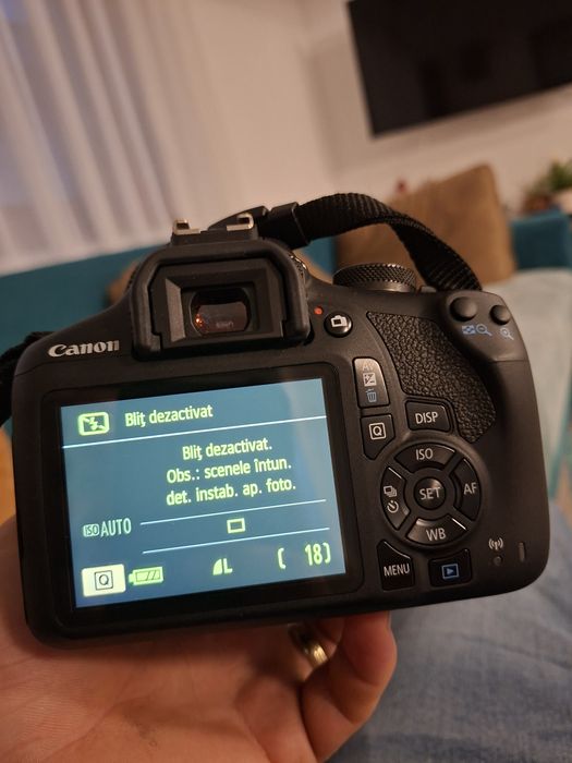 DSLR Canon 2000d +obiectiv EF-S 18-55MM 24.1 MP