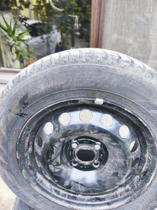 Джанти с датчици за налягане и много хубави зимни гуми "рено каптюр"