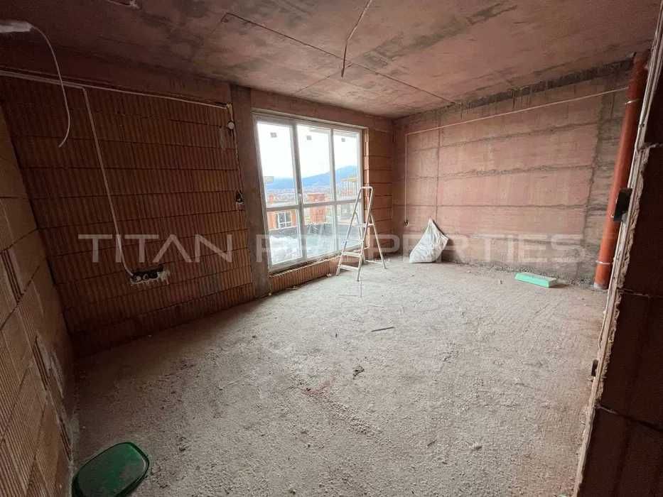 Тристаен в ж.к. Остромила