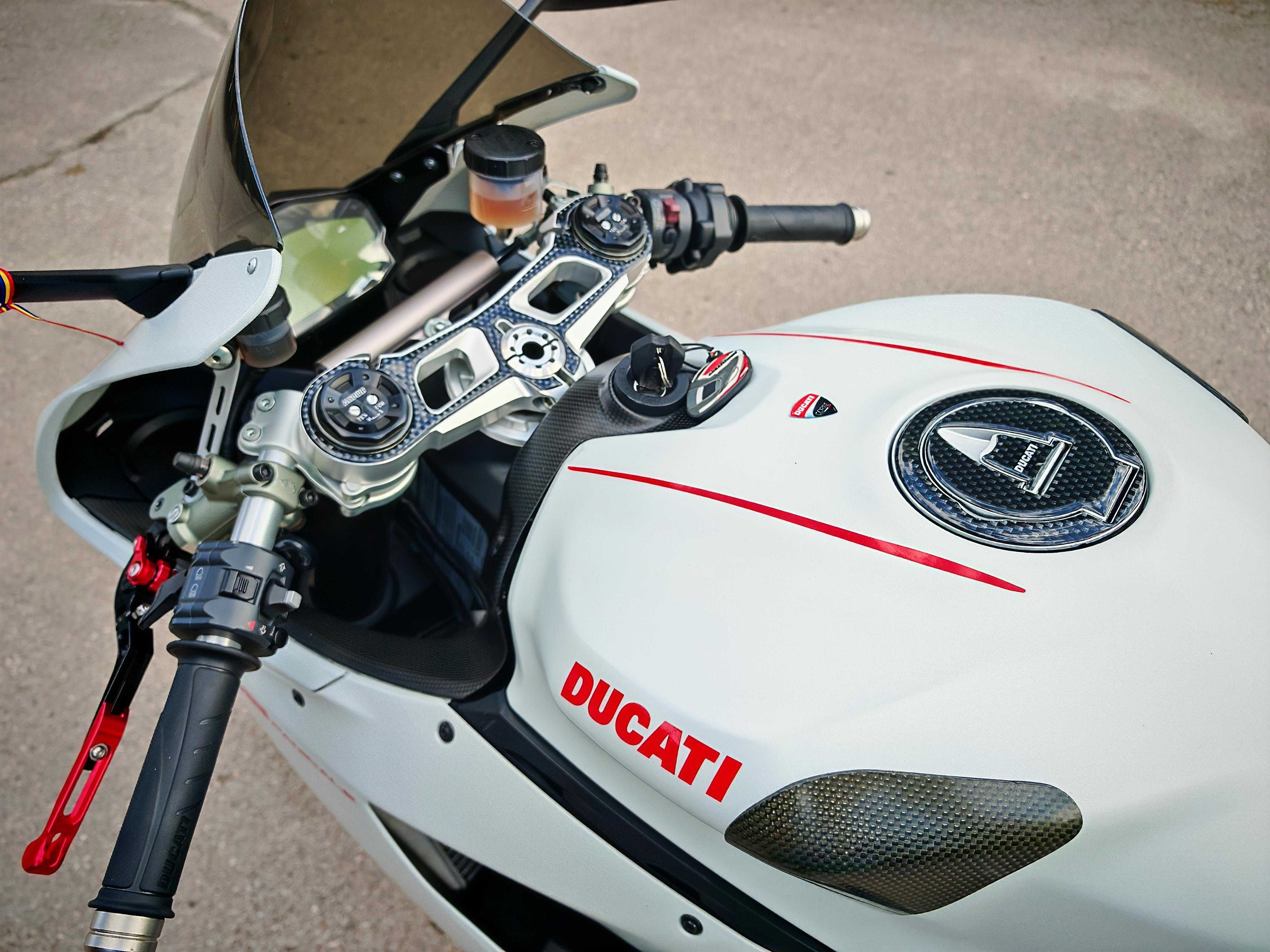 Ducati Panigale 899