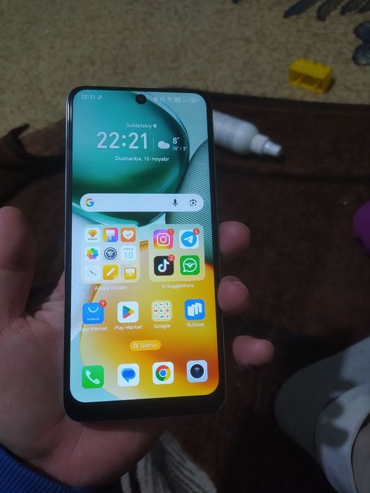 Honor x7c 6. 128 gegobayt hotira 108 megapikseli