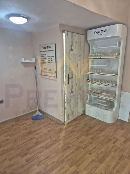 Дава се под наем Магазин в Варна, Спортна зала - 12 кв.м за 163.2 € - Снимка #1