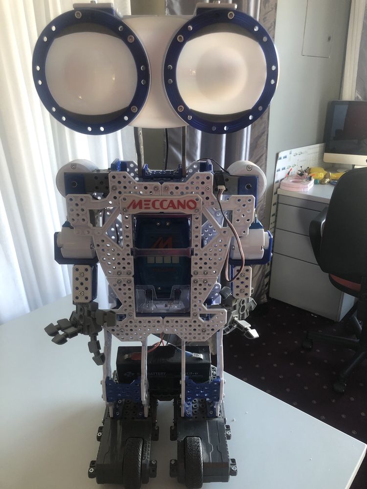 Robot 60 cm interactiv marca meccano