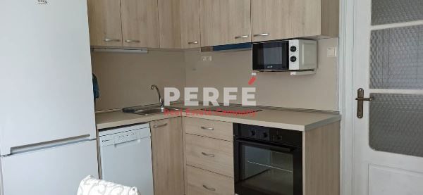 Дава се под наем Тристаен апартамент в Бургас, Център - 60 кв.м за 510 € - Снимка #1