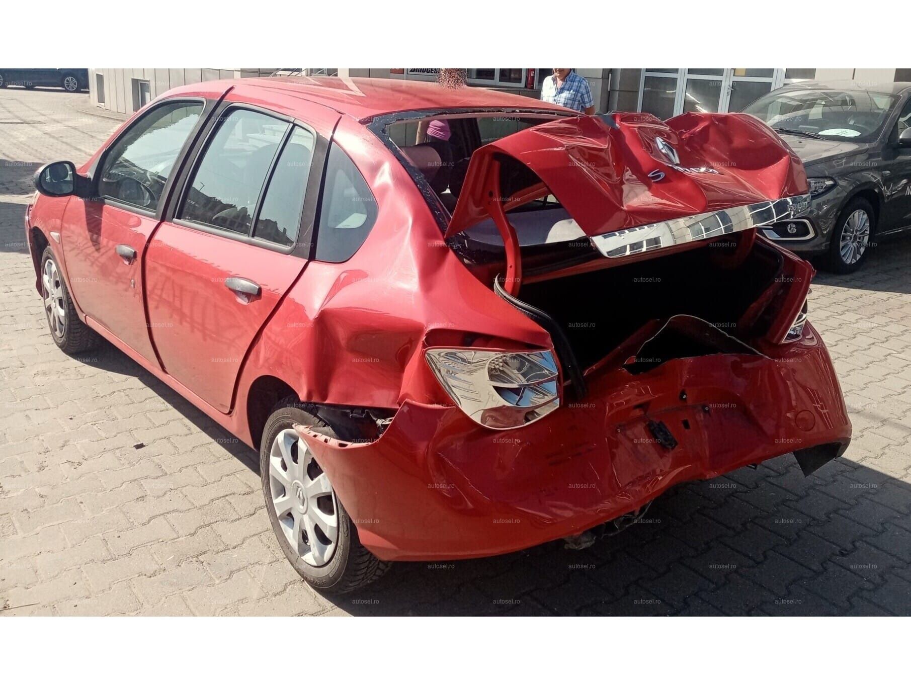 Ușa  stânga fata spate Renault Clio Simbol an 2011