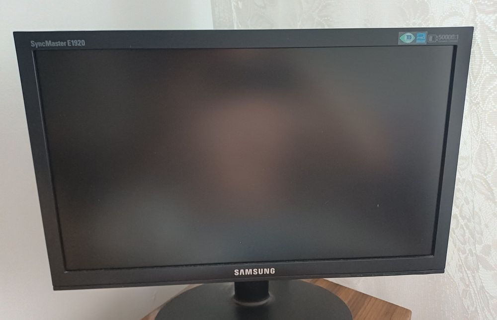 Monitor Samsung SyncMaster E1920