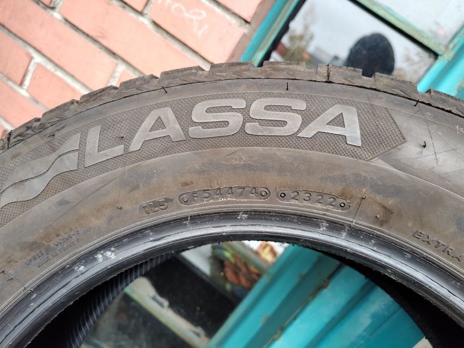 Продавам 4 зимни гуми 225/65/17 Lassa