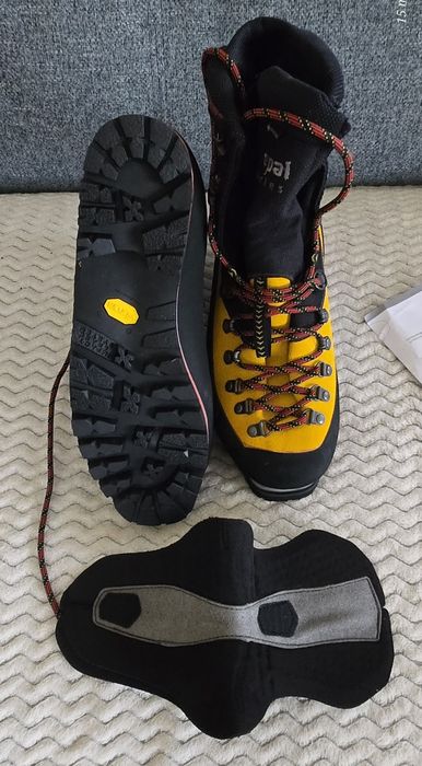 La Sportiva Nepal 42