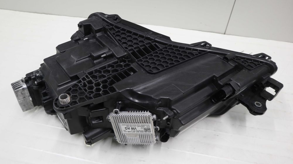 Десен FULL LED фар за SKODA Superb 3V
