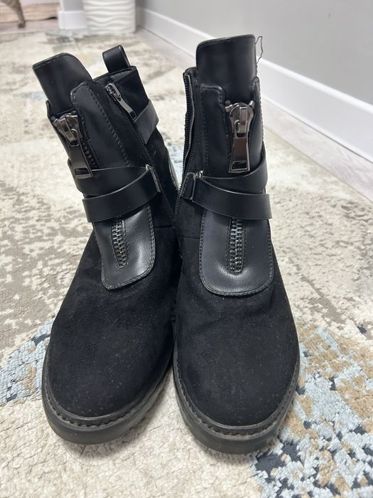 Продам батинки замш