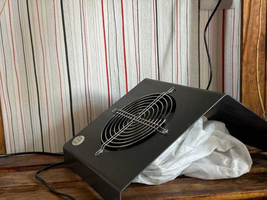 Trinity Пылесос для маникюра настольный, Basic 60 Вт