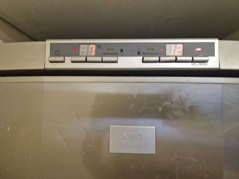 Хладилник с фризер AEG