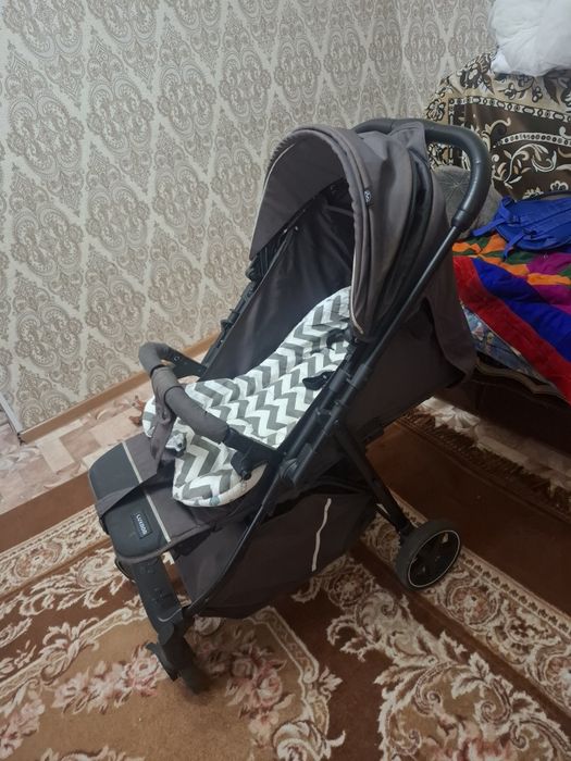 Срочно продам коляску , лето/ зима. Имеется все чехлы, они новые.