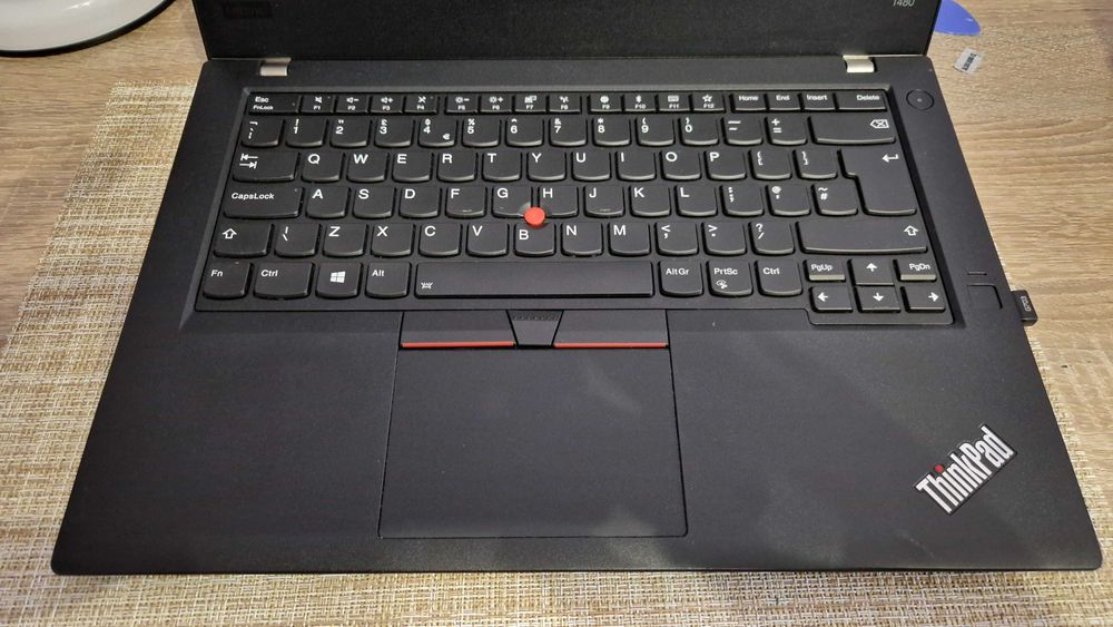 Лаптоп Lenovo Thinkpad T480 + подаръци + MS Office pro 16