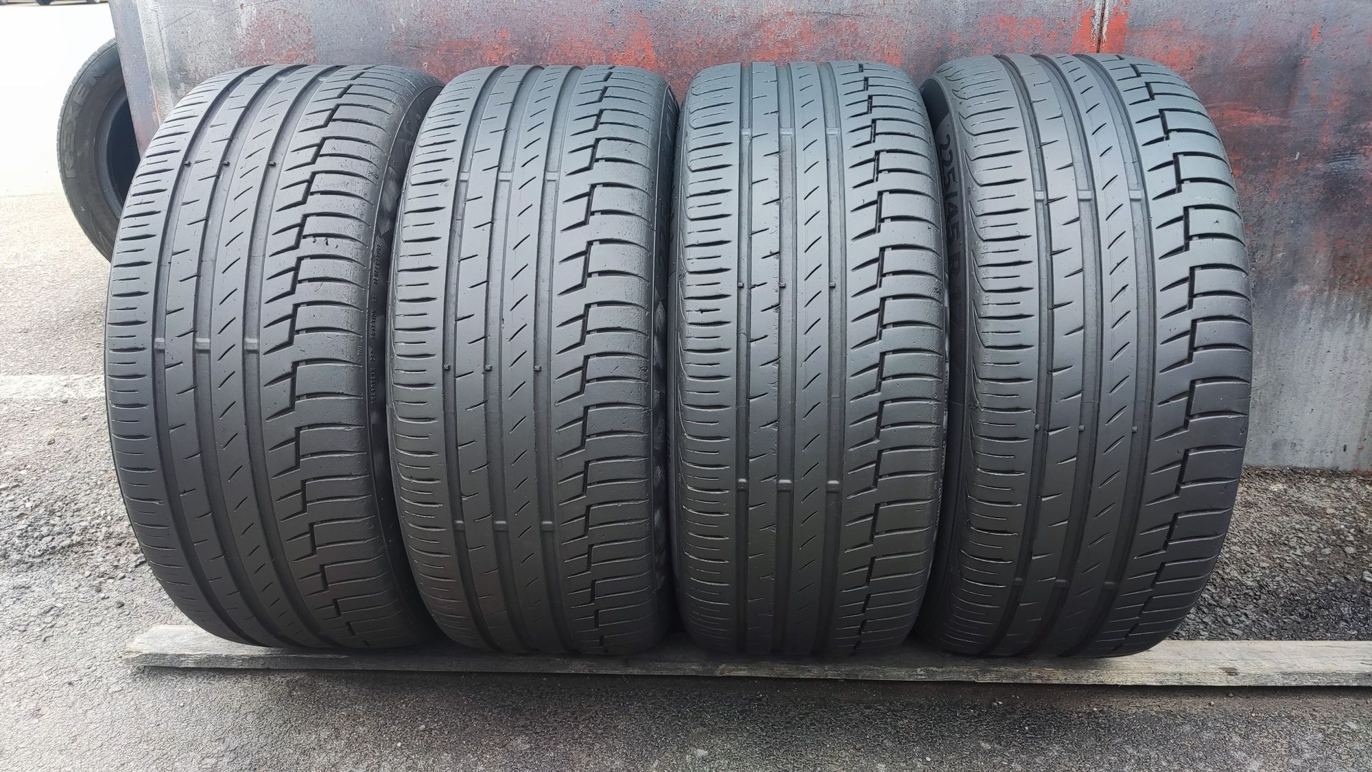 4бр. летни гуми 225/45/17 Continental Premium Contact 6
7mm
dot23
Добр
