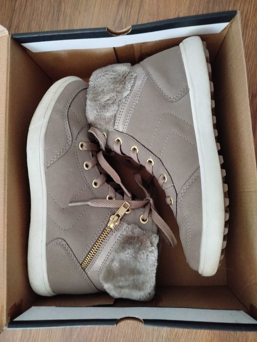 Дамски кецове с пухена подплата