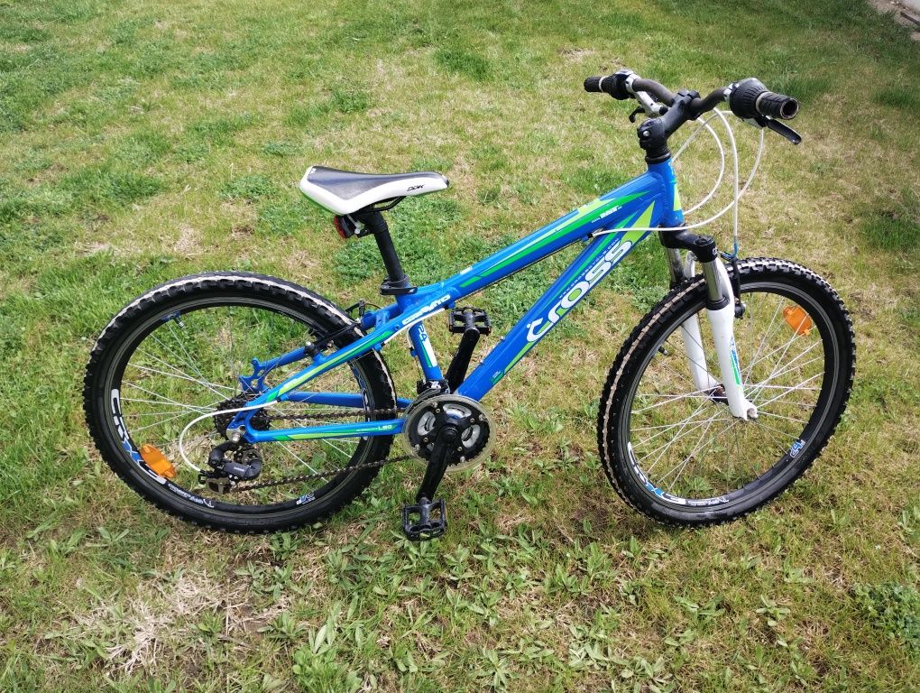 Vând bicicleta Cross Junior,24''