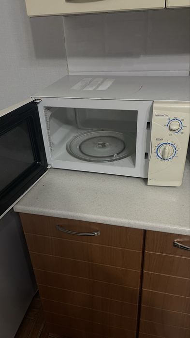 Продаётся микроволновая печь