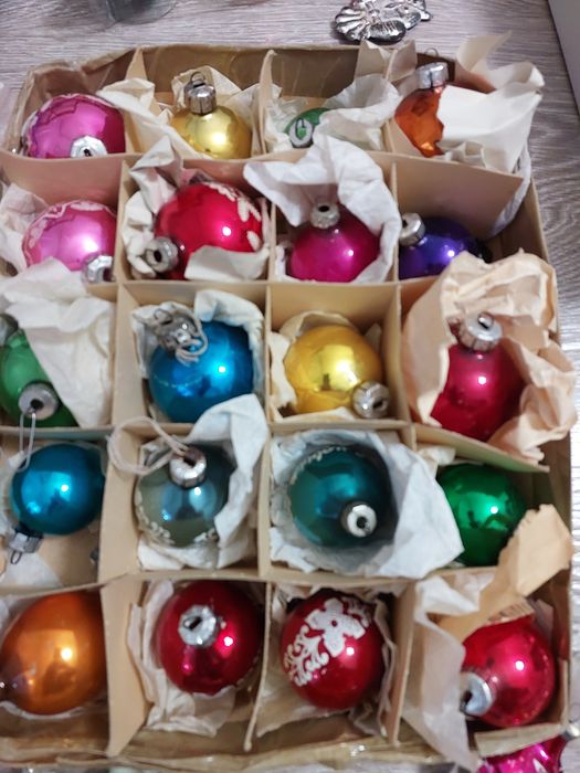 Ёлочные стеклянные  игрушки