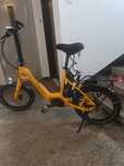 Bicicleta electrica pliabila.
