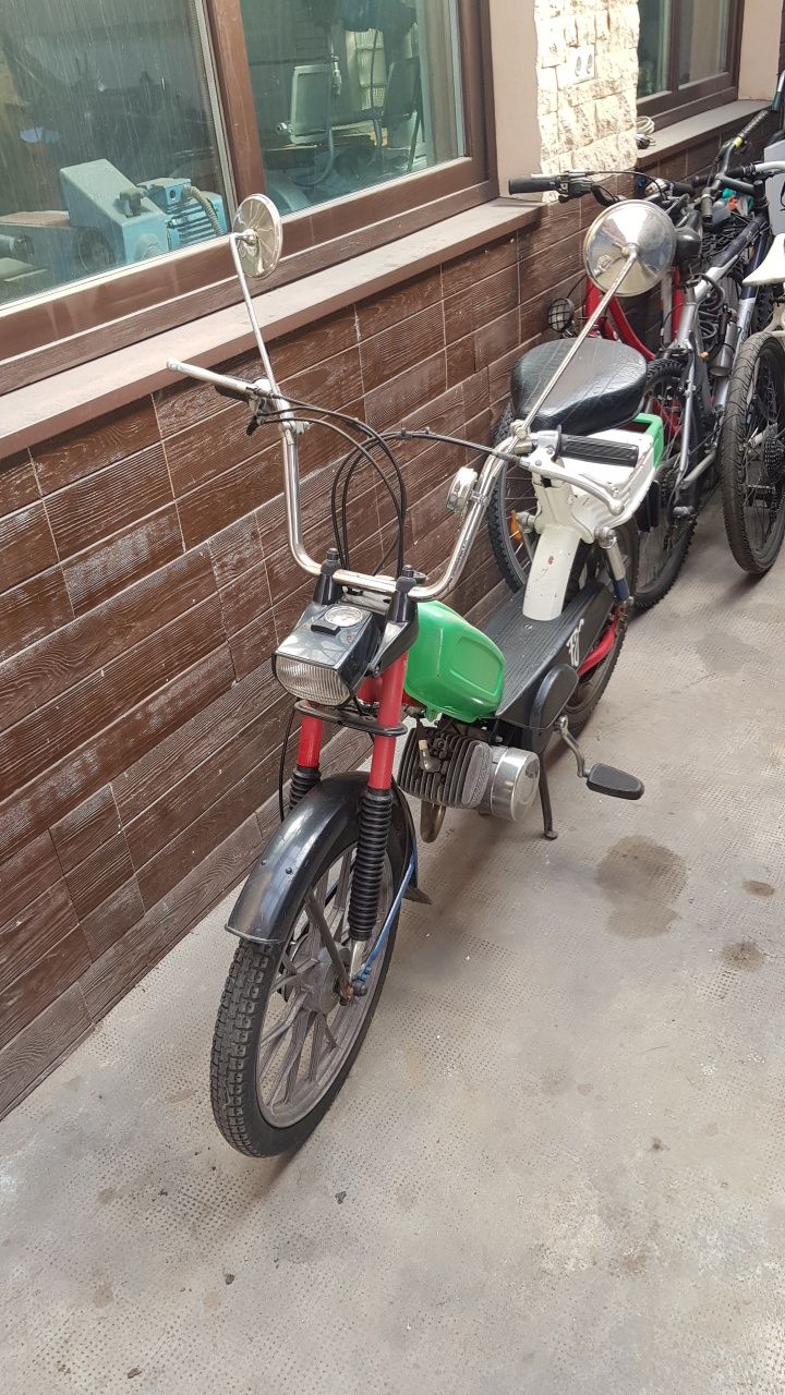 Bicicleta cu motor 49cc