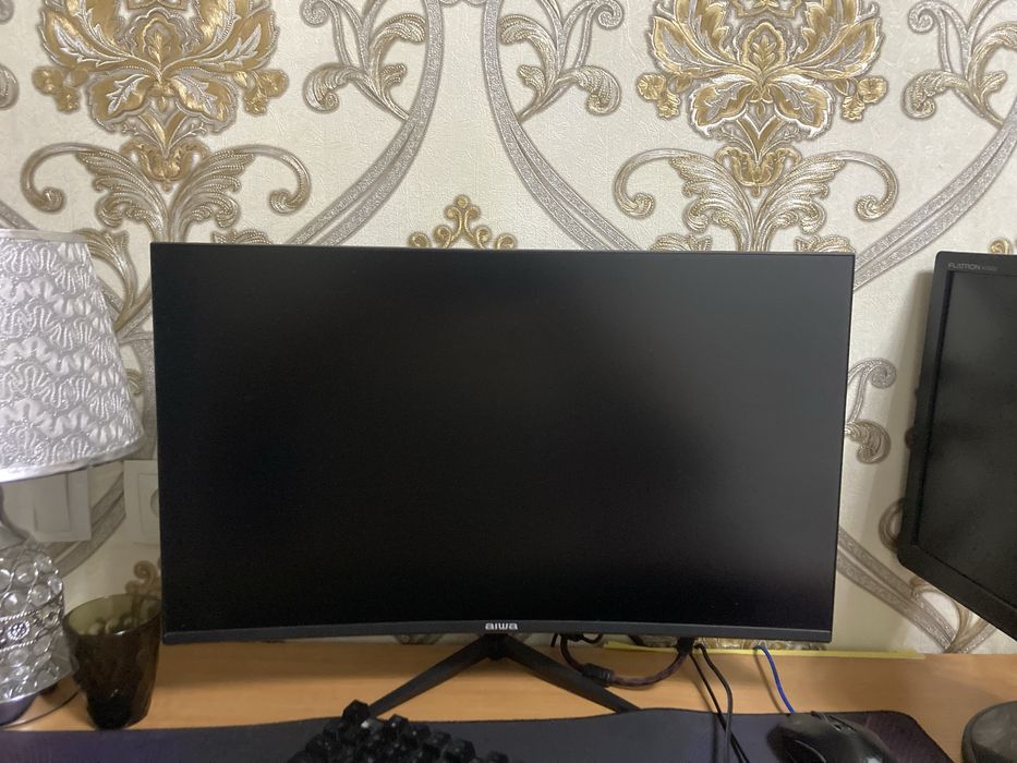 Aisha monitor 75 gers