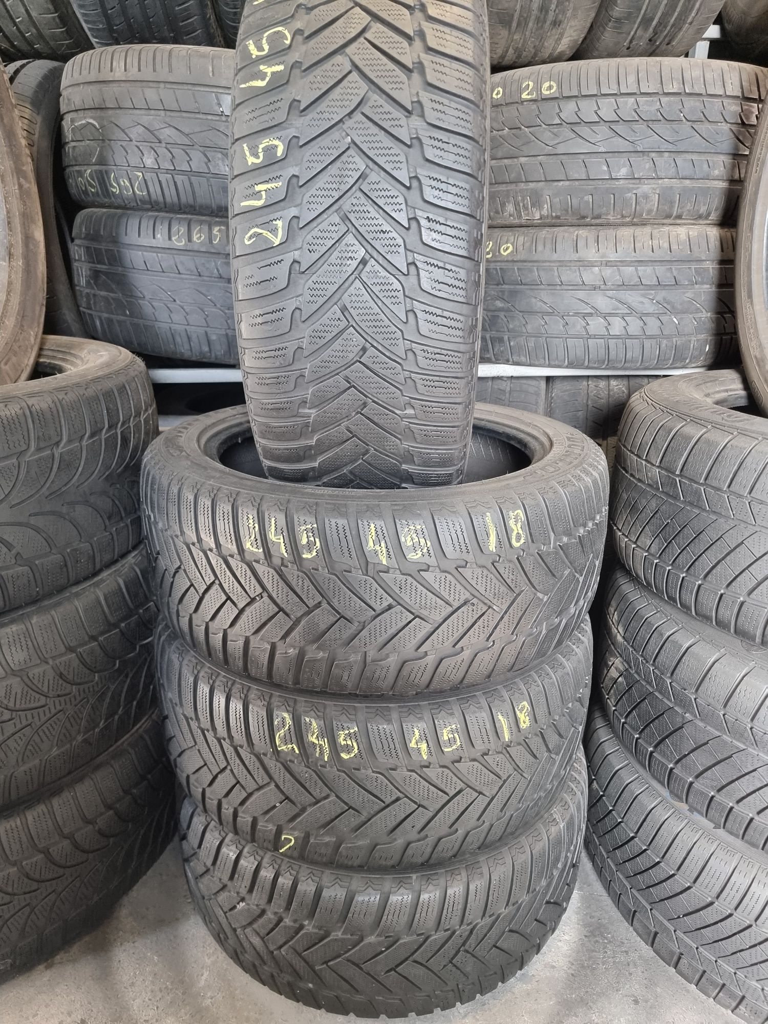245 45 18 Dunlop de iarna 7mm adâncime profil