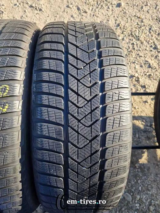 SET 2 Anvelope Iarna 225/40 R19 PIRELLI Sottozero 3 93H