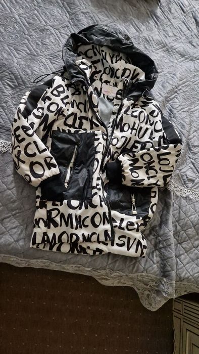 Продам детские куртки и комбинезон