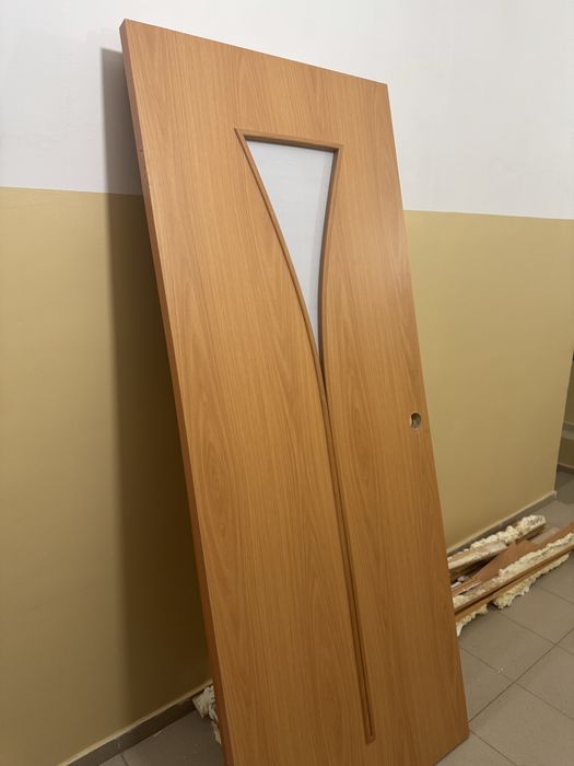 Есіктер бар б/у 1) 80см, 2) 60*2