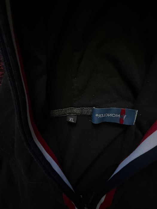 Hanorac Moncler Negru Marimea XL ( fit M )