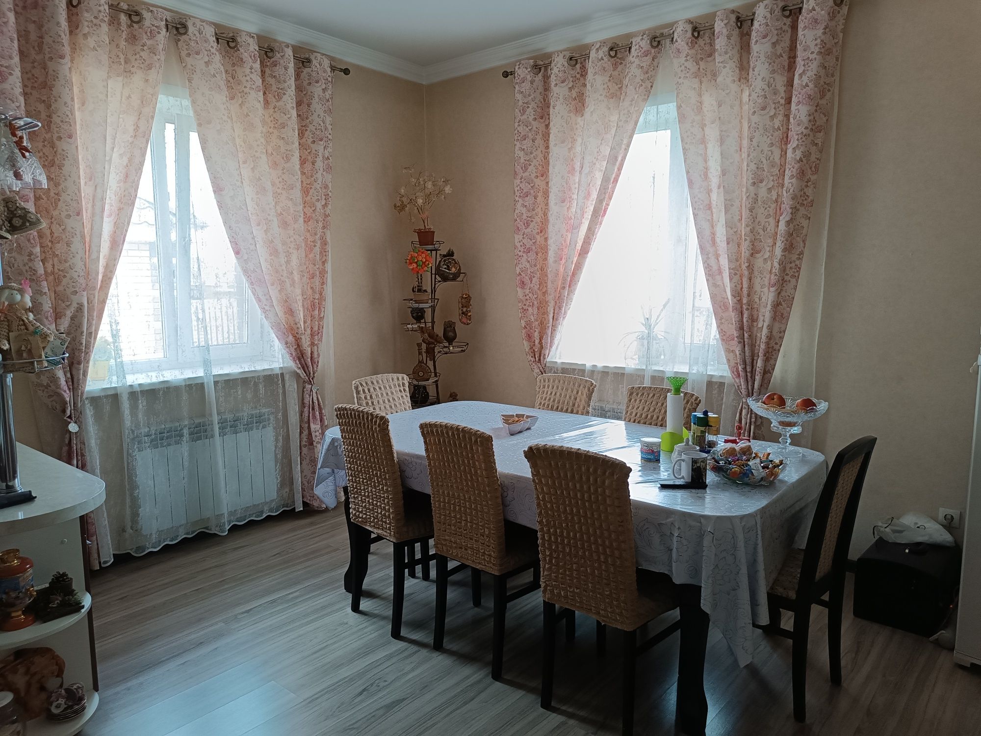 Продам дом 4 комнаты, 142кв.м и хозпостройки 122кв.м. г. Косшы