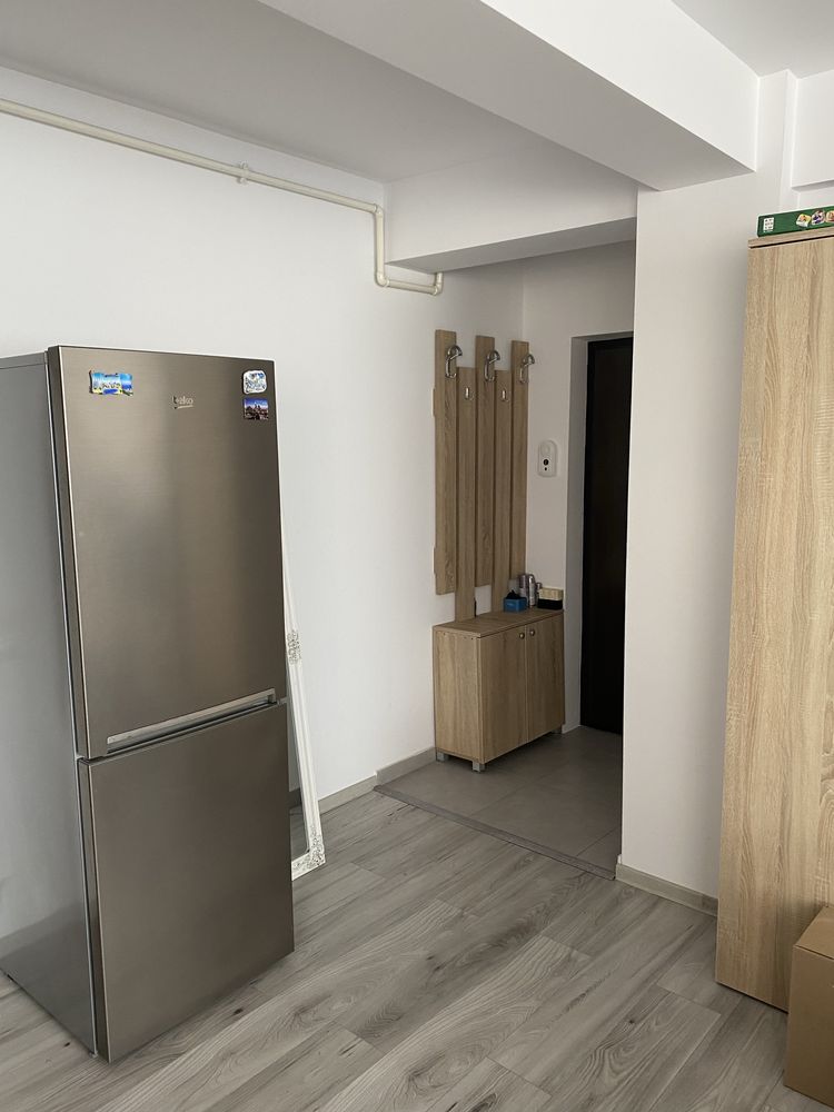 ÎNCHIRIEZ apartament cu o camera si parcare privata