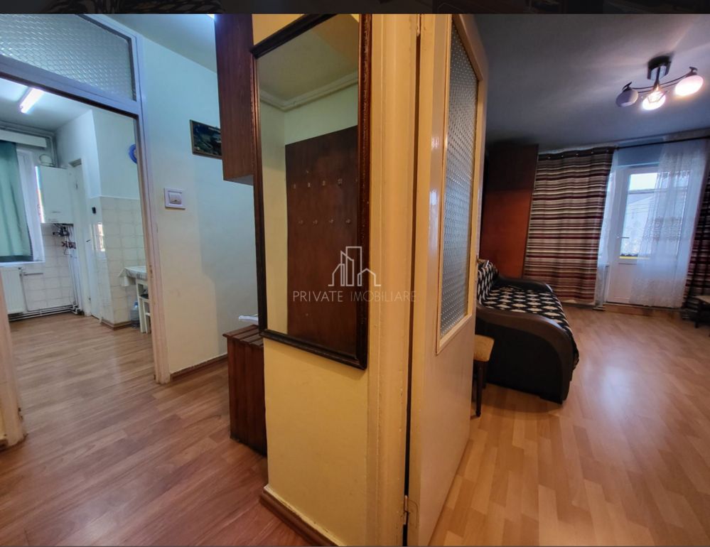 Vanzare Apartament Mobilat cu 3 camere pe Crizantemelor- Pret Redus