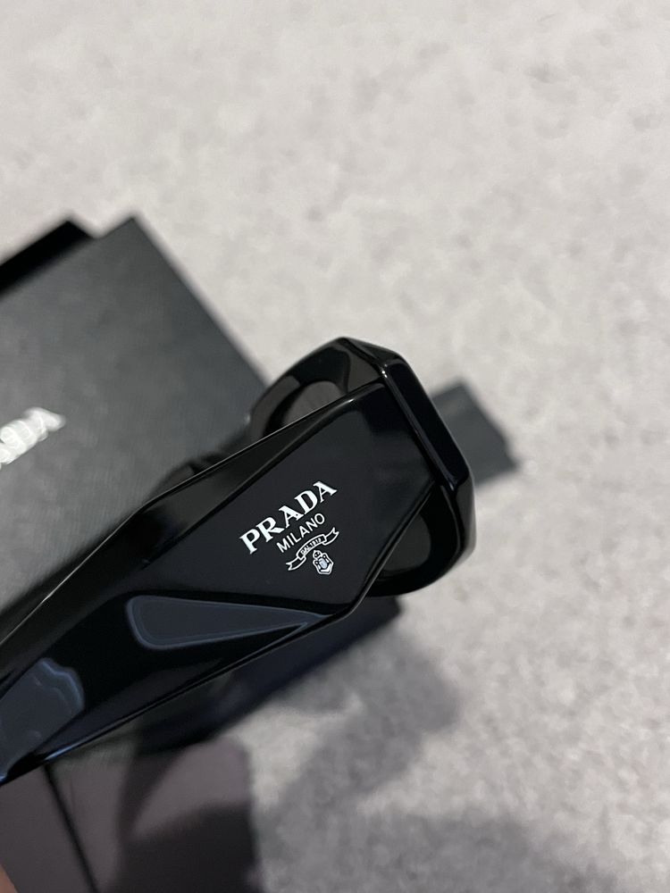 Слънчеви очила Prada symbole