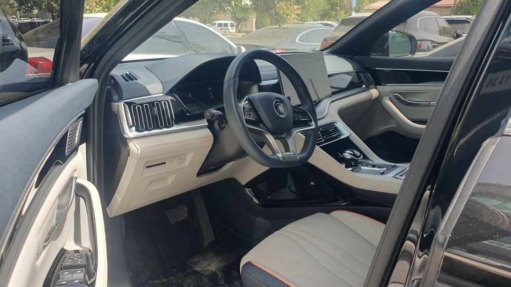 BYD.Song plyus flacship. Yili 2023. Yurgani 29000. Narxi 22300